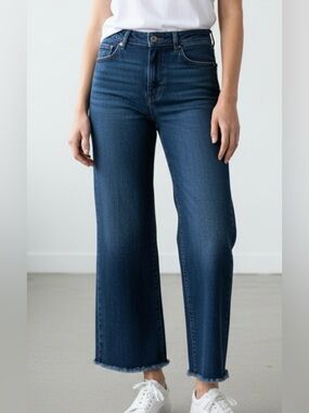 NWT- SUSAN GRAVER -  Wide-Leg ankle, crop jeans 👖 in Dark Blue denim
